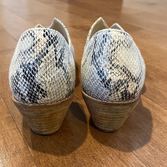 Chinese Laundry python print booties - Picture 2 of 4